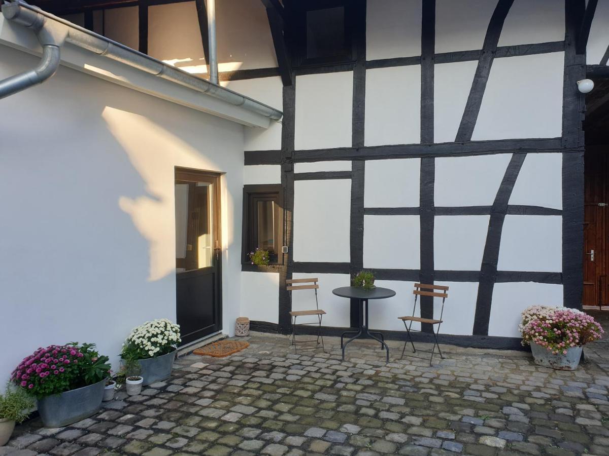 Duex-Hof Apartment Fachwerkhaus Bornheim  Esterno foto